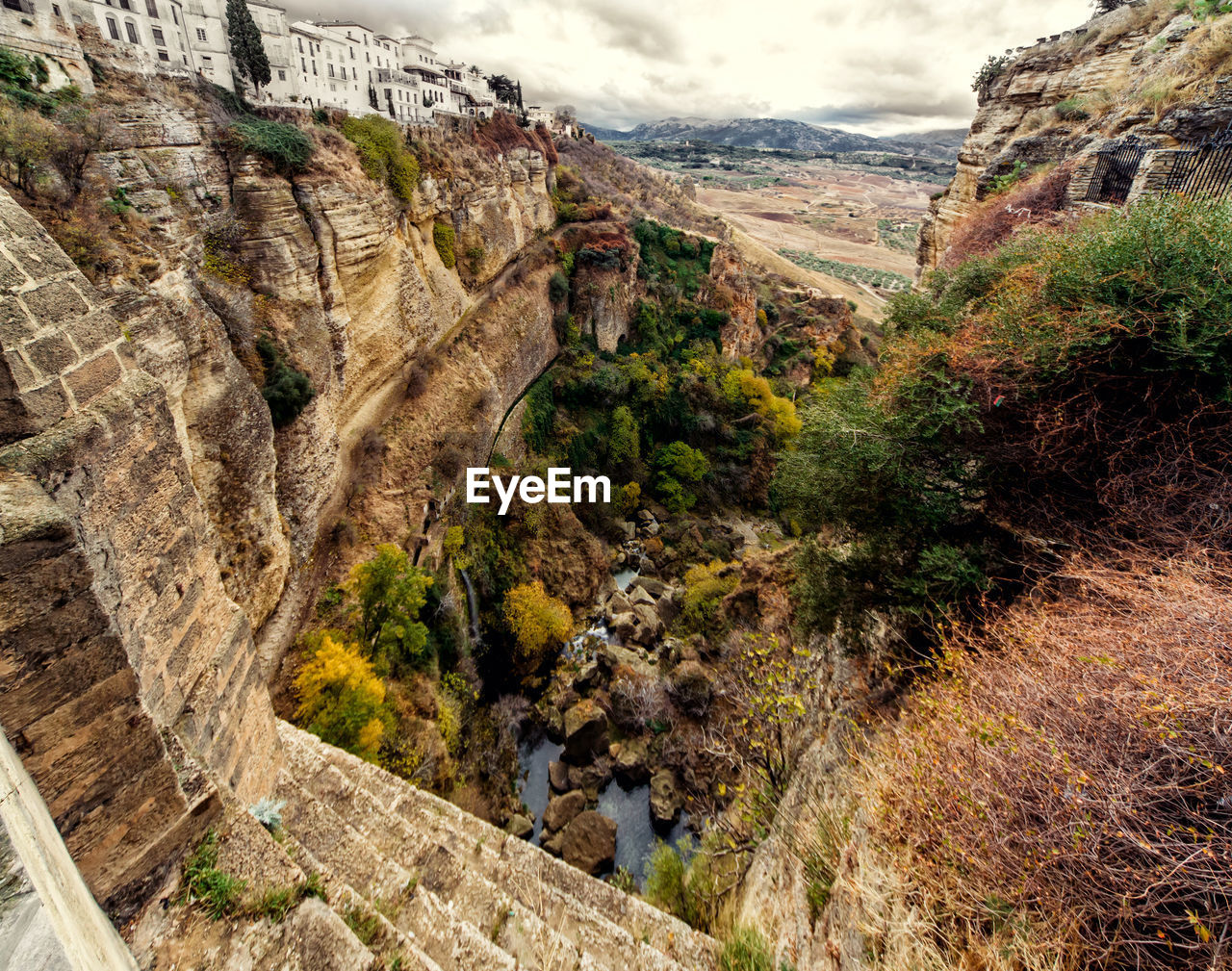 VIEW OF LANDSCAPE AGAINST SKY