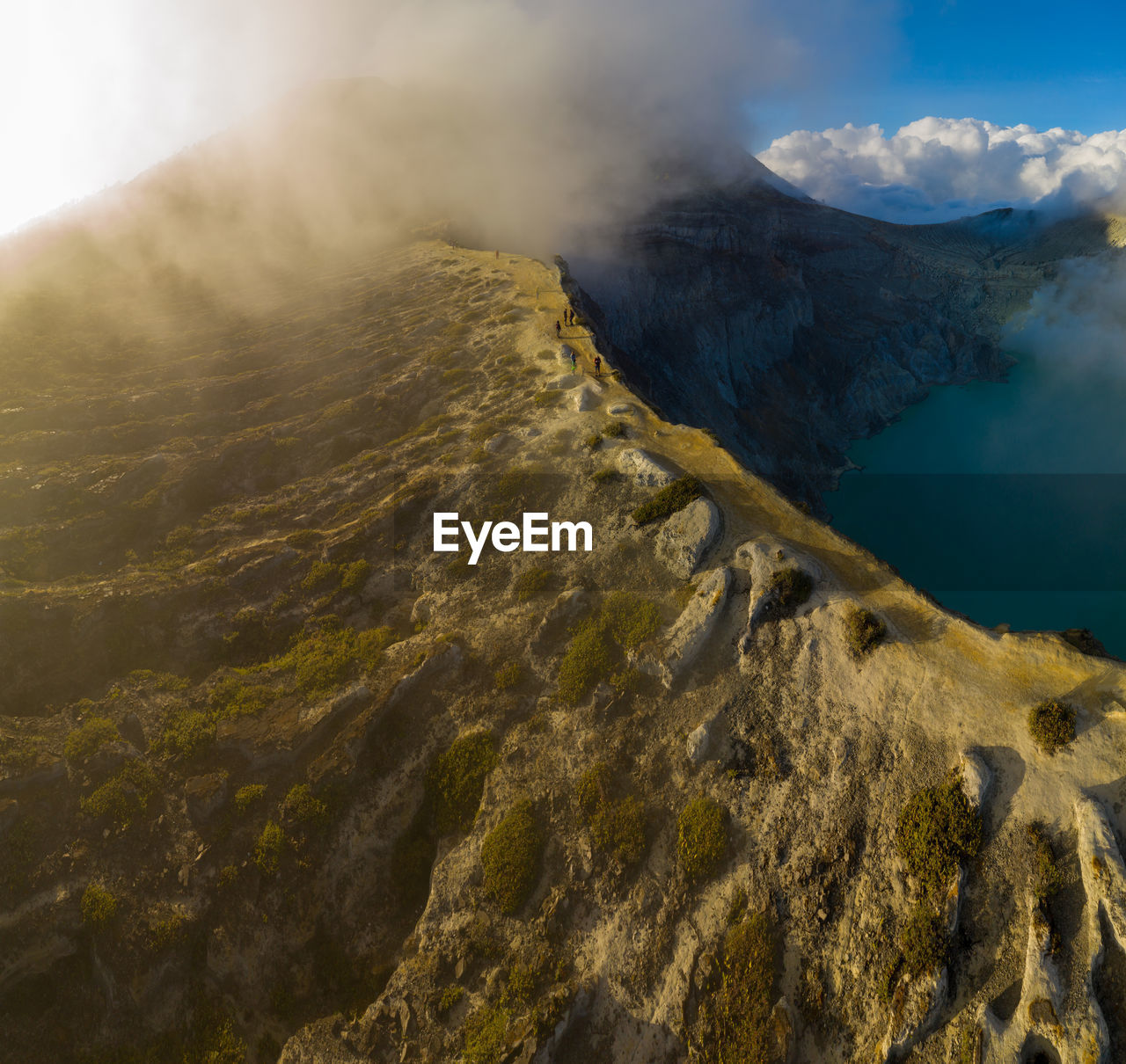 SCENIC VIEW OF VOLCANIC MOUNTAIN