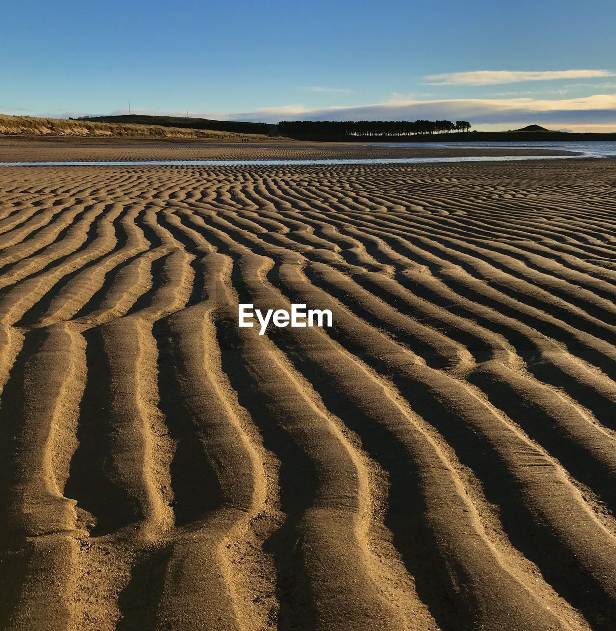 SCENIC VIEW OF DESERT AGAINST SKY