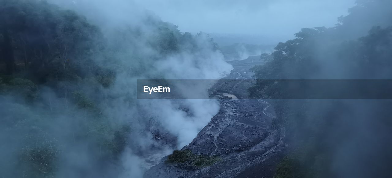 PANORAMIC VIEW OF MOUNTAINS