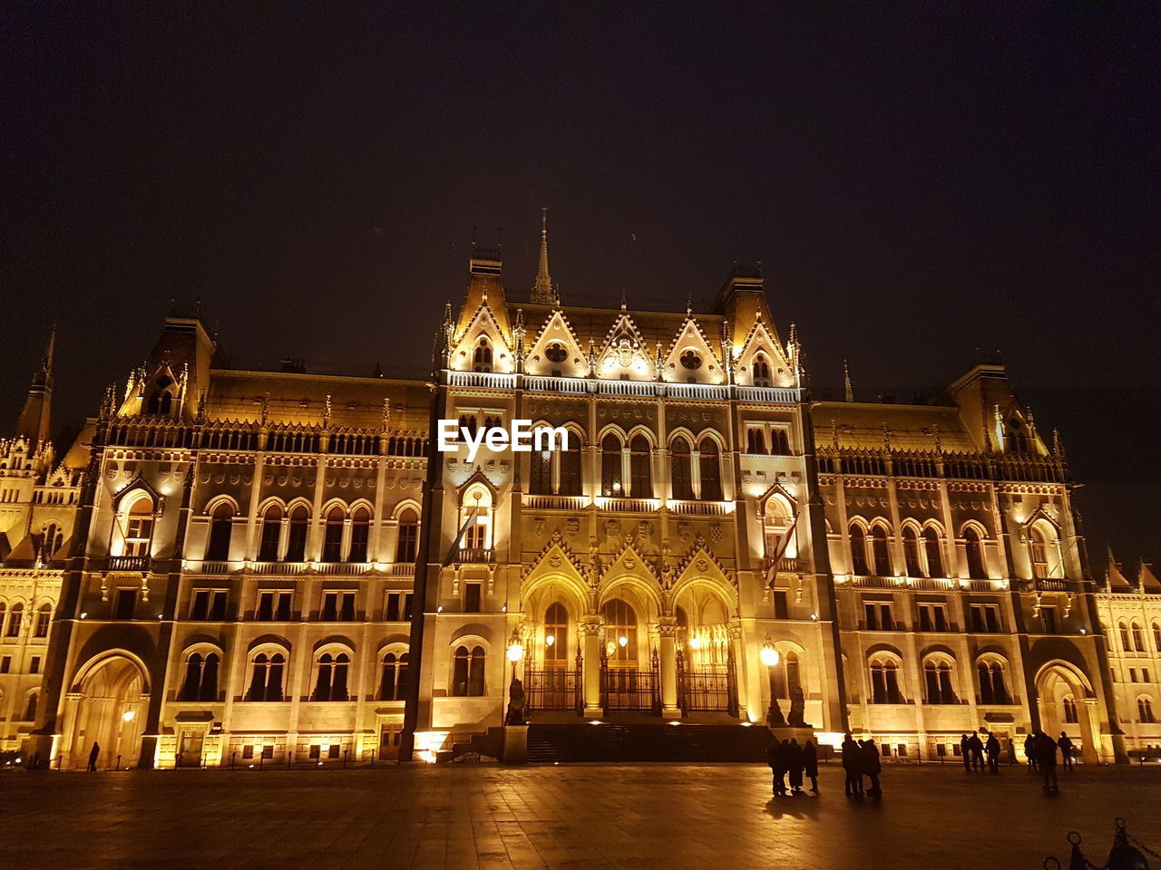 BUILDING AT NIGHT