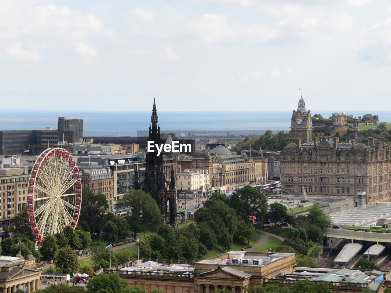 VIEW OF BUILDINGS IN CITY