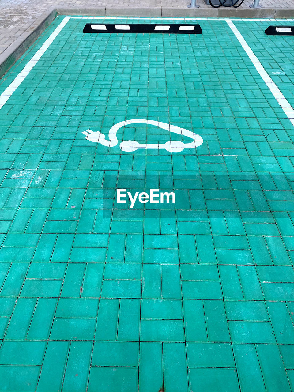 HIGH ANGLE VIEW OF WARNING SIGN ON SWIMMING POOL