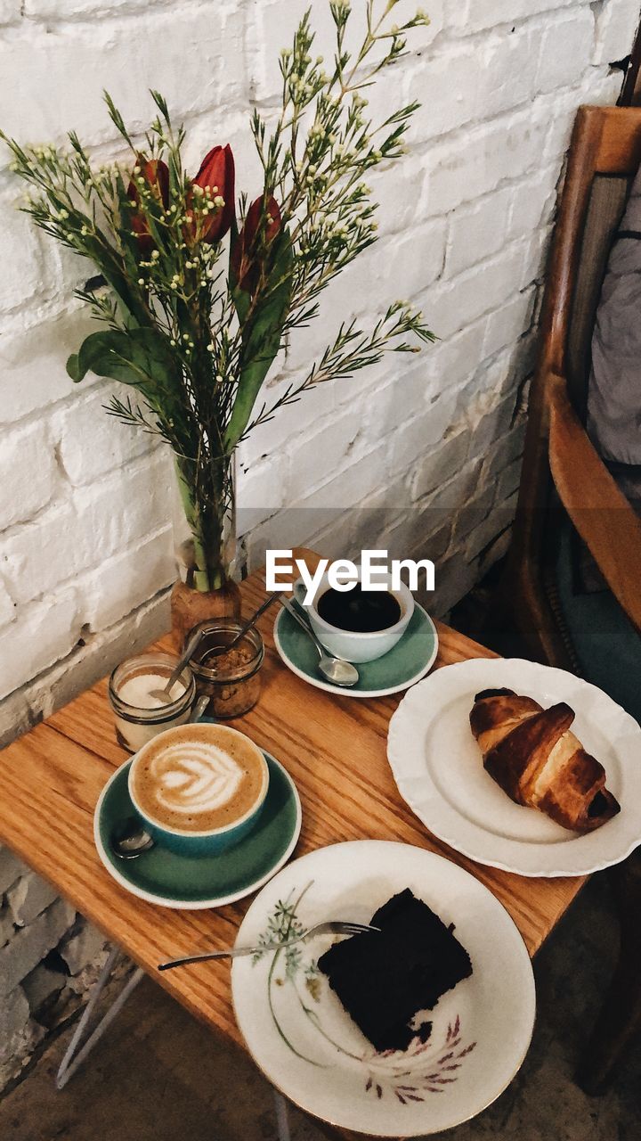 VIEW OF COFFEE CUP WITH TEA