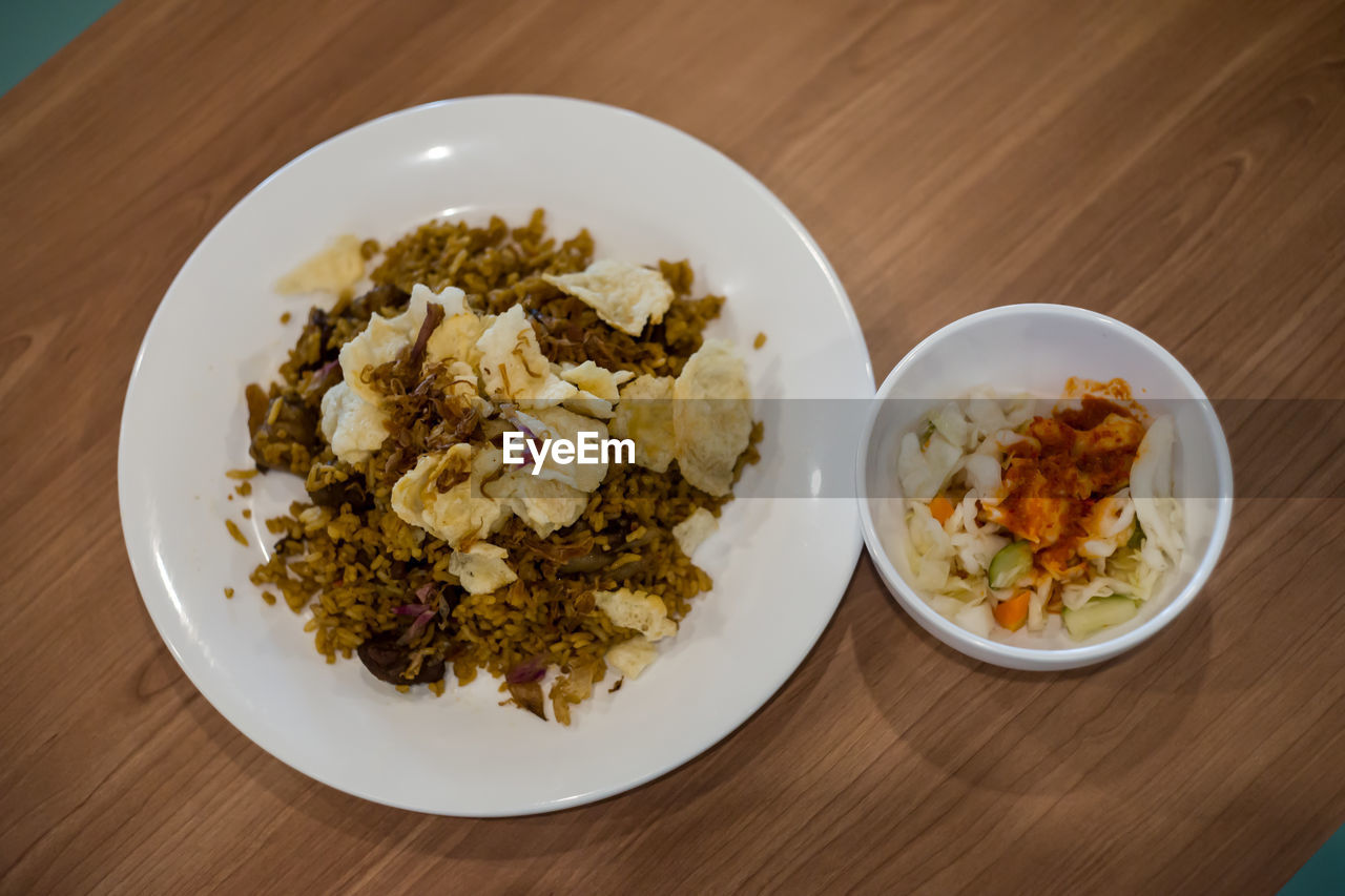 HIGH ANGLE VIEW OF MEAL SERVED IN PLATE