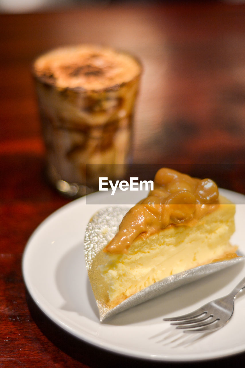 CLOSE-UP OF ICE CREAM IN PLATE