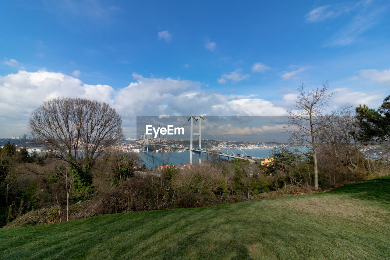 Bosphorus bridge from nakkastepe public garden in istanbul