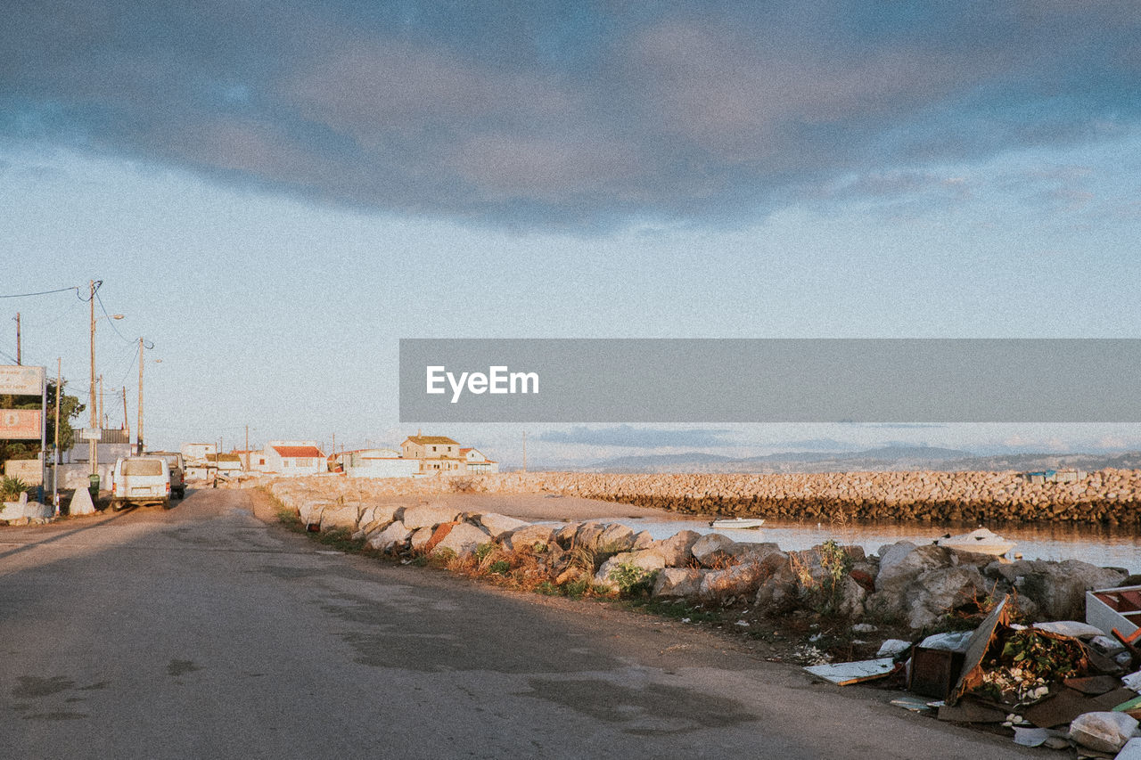 PANORAMIC VIEW OF SEA AGAINST SKY