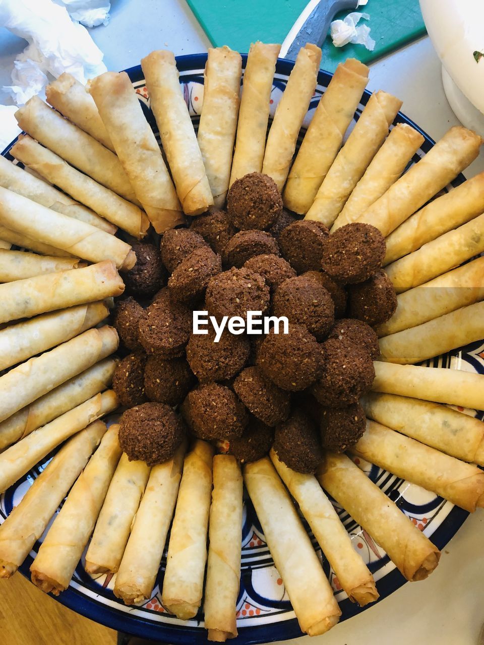 HIGH ANGLE VIEW OF POTATOES ON TRAY