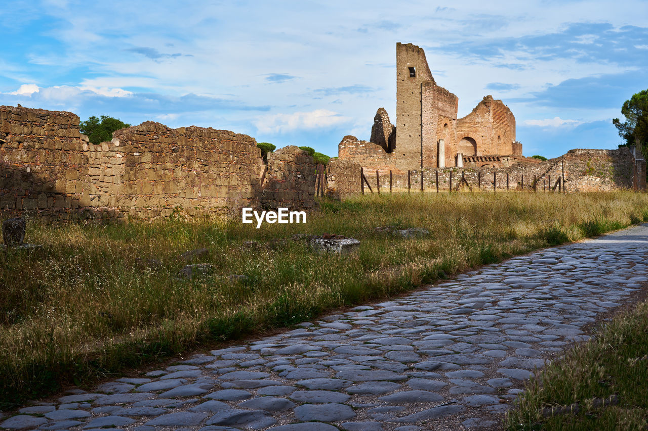 Old ruin building against sky