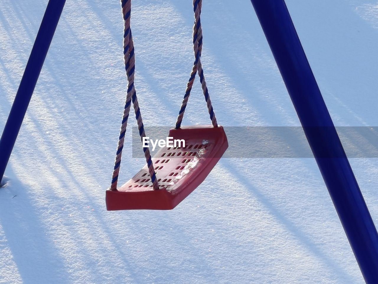 HIGH ANGLE VIEW OF SAILBOAT HANGING ON SEA AGAINST SKY