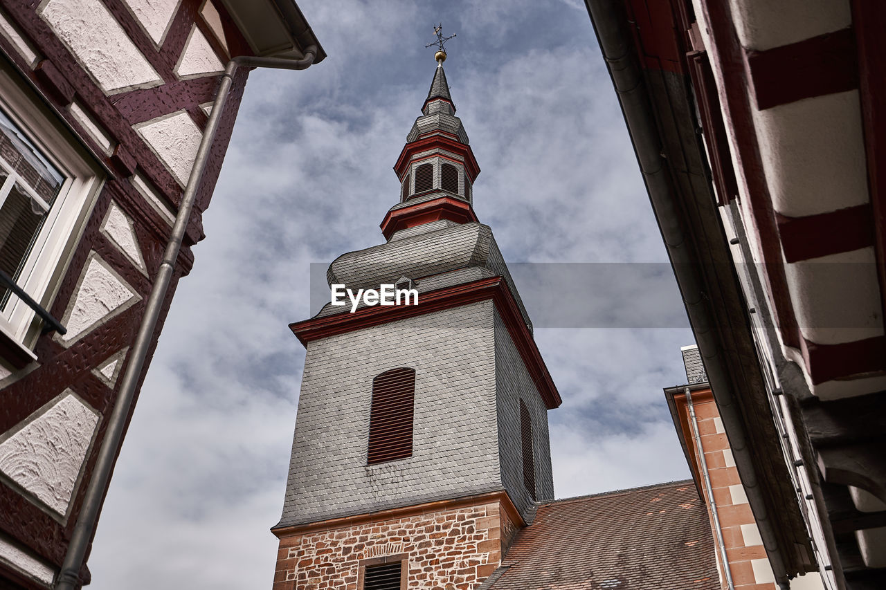 LOW ANGLE VIEW OF A BUILDING