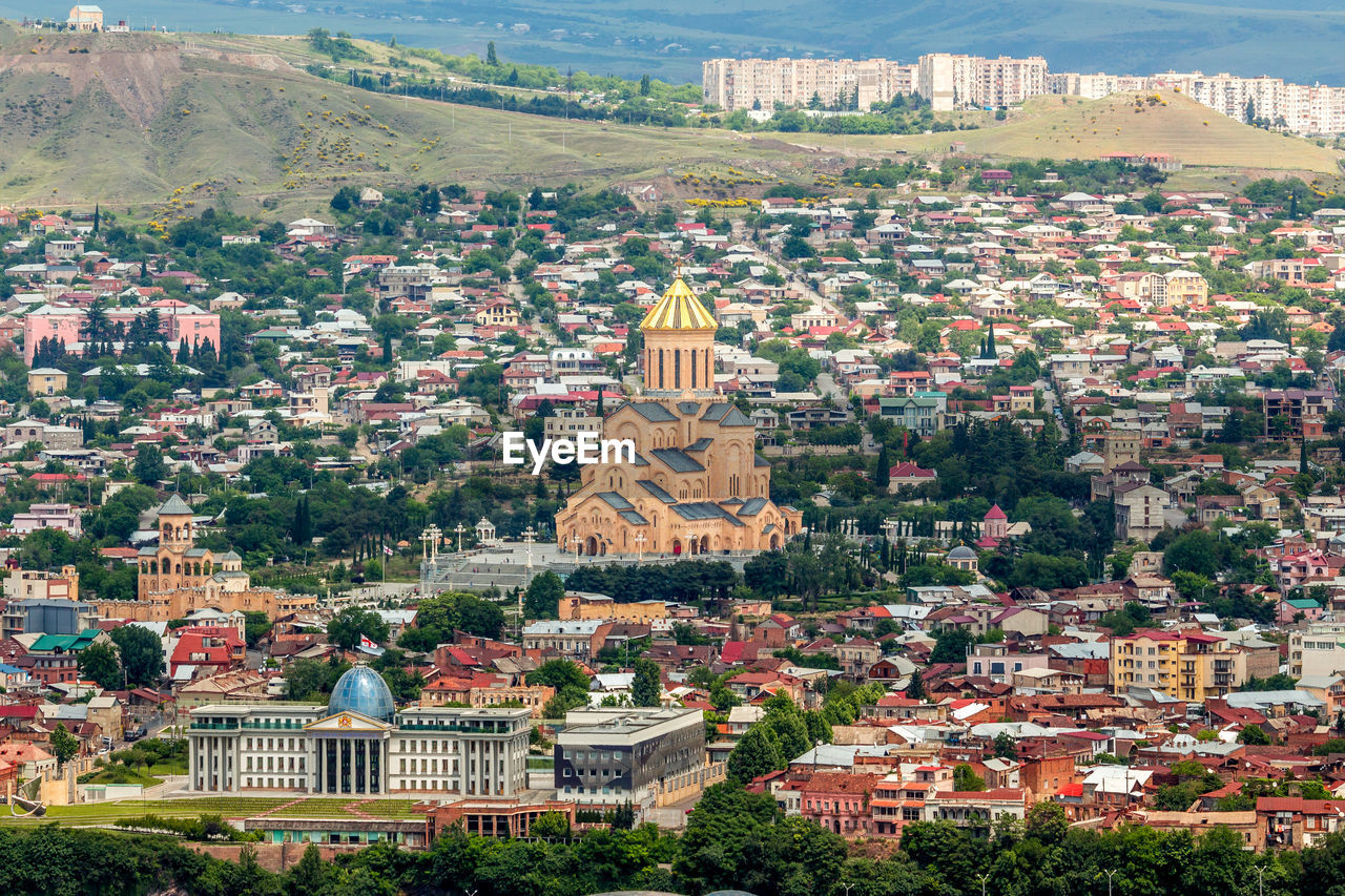 HIGH ANGLE VIEW OF A CITY BUILDINGS