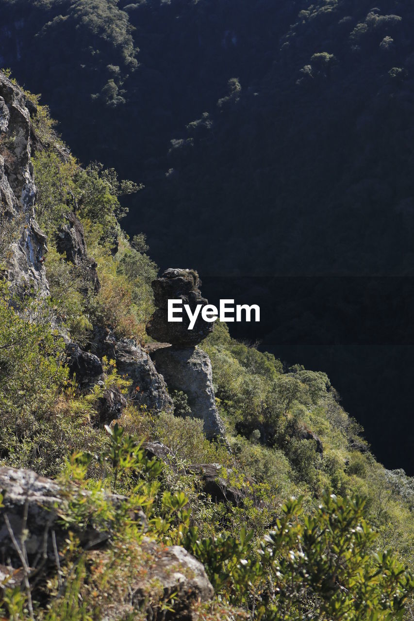 SCENIC VIEW OF MOUNTAIN AGAINST SKY