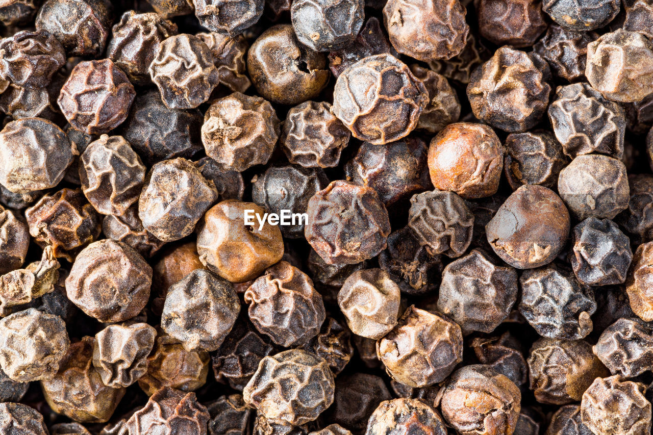 FULL FRAME SHOT OF ROASTED COFFEE BEANS