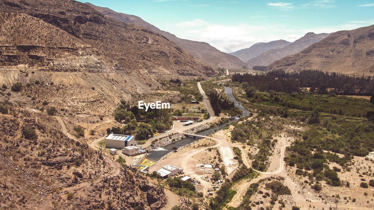 Scenic view of valle de elqui against sky