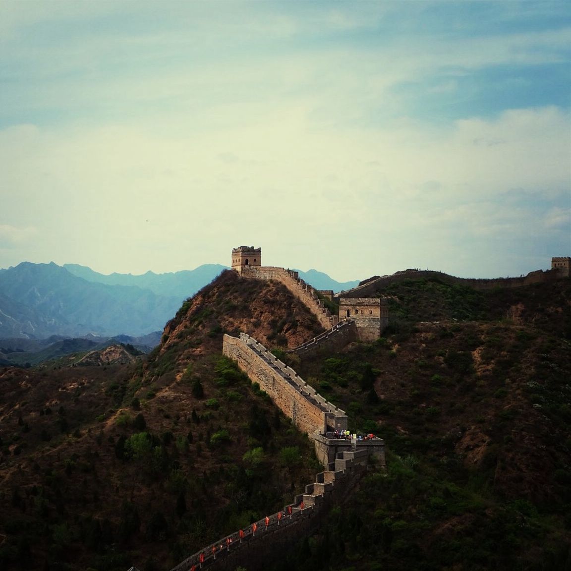 High angle view of great wall of china against sky