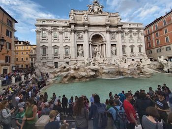 Fontana di trevi, a lot of happy people.