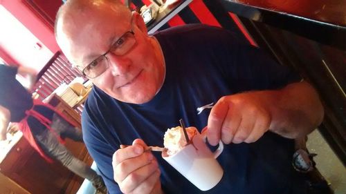 Man holding smart phone