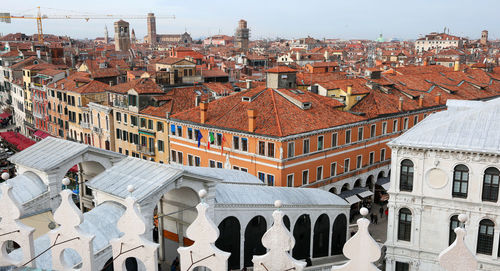 Rialto bridge and many venetian houses