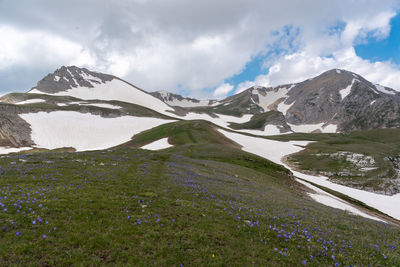 Happiness is just around the corner. happiness in the mountains