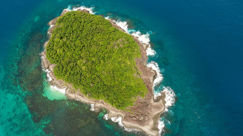 Tropical island. caramoan islands, camarines sur, philippines.