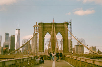 View of nyc skyline and brooklyn bridge on fall day with 35mm 