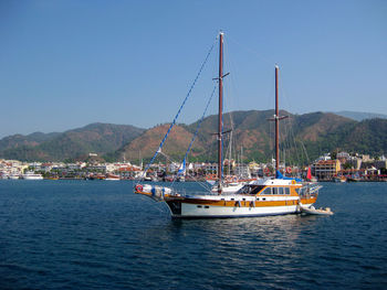Boats sailing in sea