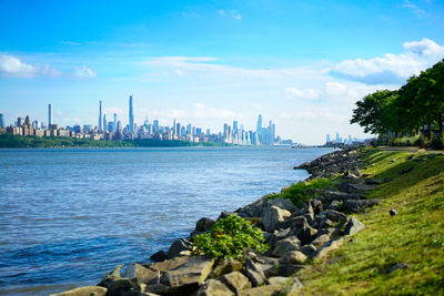 Scenic view of new york midtown and hudson river waterfront