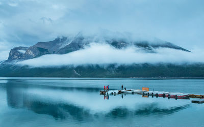 Lake minnewanka, banff