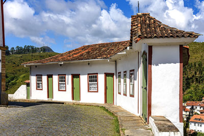 Cobblestone streets of ouro preto with old colonial-style houses in the state of minas gerais