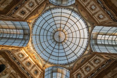 Low angle view of ceiling