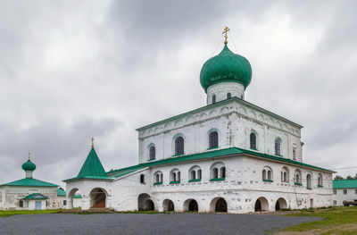 View of historic building against cloudy sky