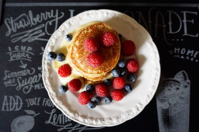 Close-up of pancake in plate on table