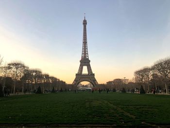 View of monument in city against sky