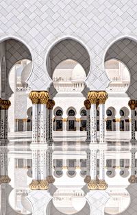 Columns at sheikh zayed mosque