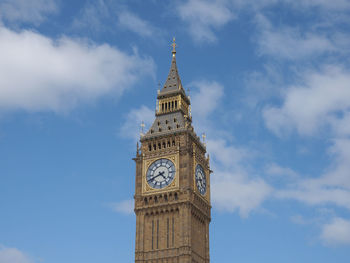 Low angle view of big ben against sky