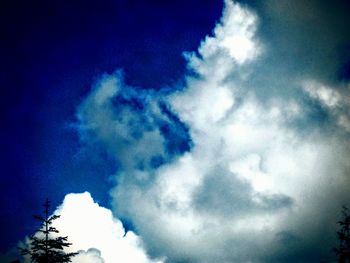 Low angle view of cloudy sky