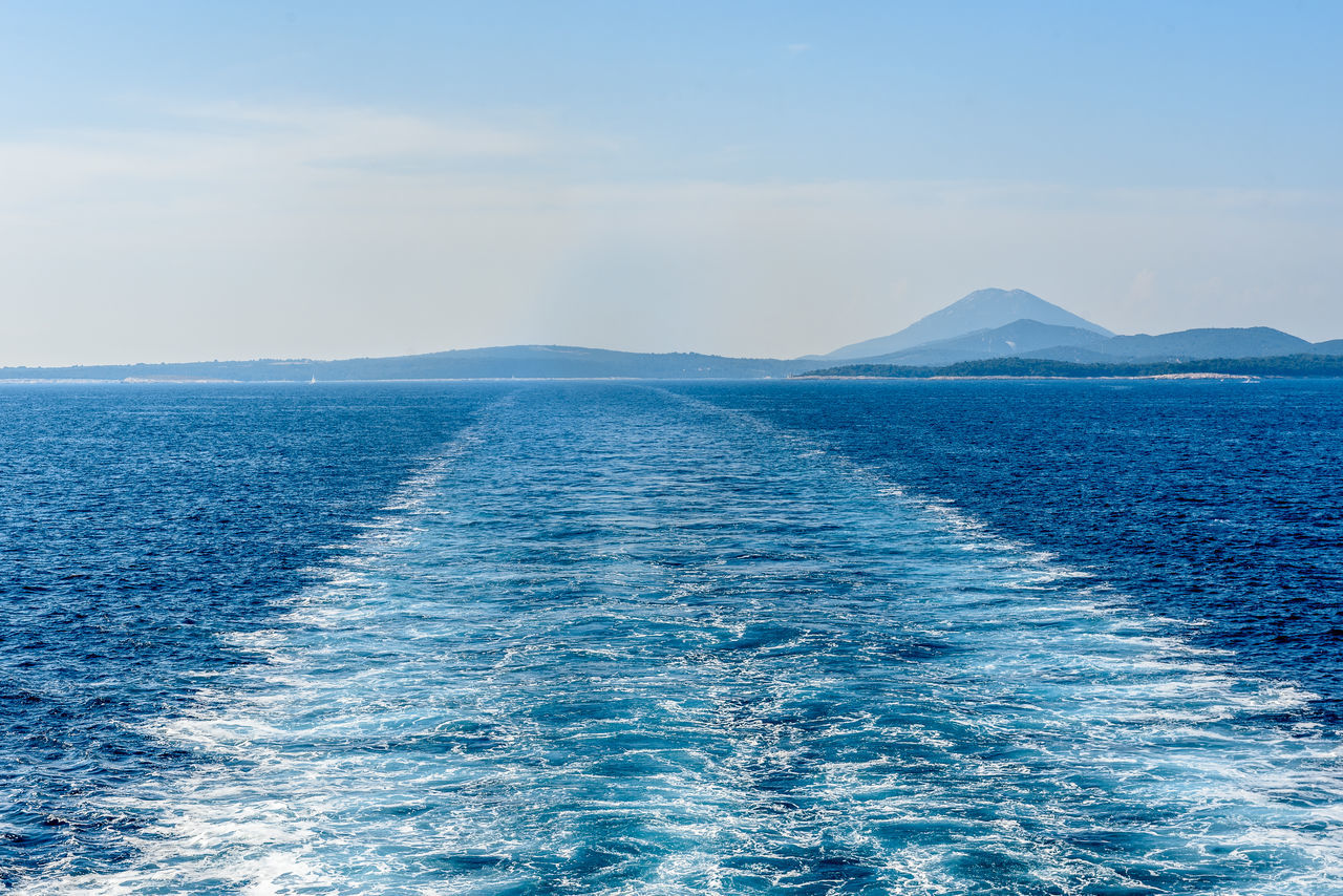 Wake trailing ferry