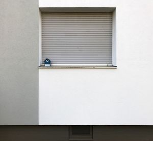 Full frame window on wall