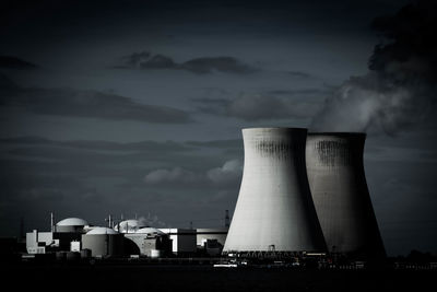 A nuclear power plant in distress