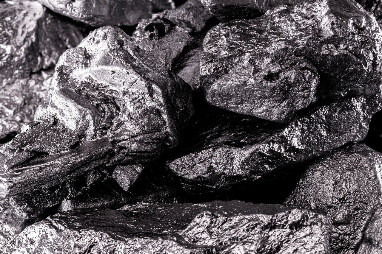 DETAIL SHOT OF ROCKS