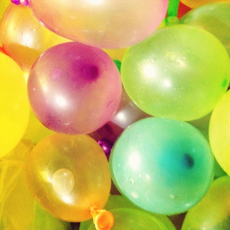 balloon, food and drink, sphere, close-up, multi colored, freshness, full frame, fruit, ball, abundance, indoors, healthy eating, food, large group of objects, backgrounds, celebration, still life, hanging, green color, variation