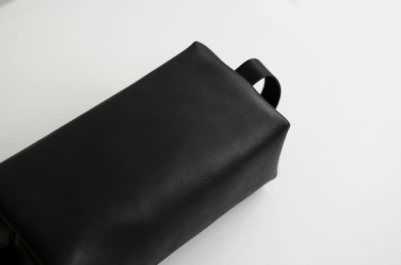 leather, black, indoors, no people, fashion accessory, bag, studio shot, copy space, white background, close-up, single object