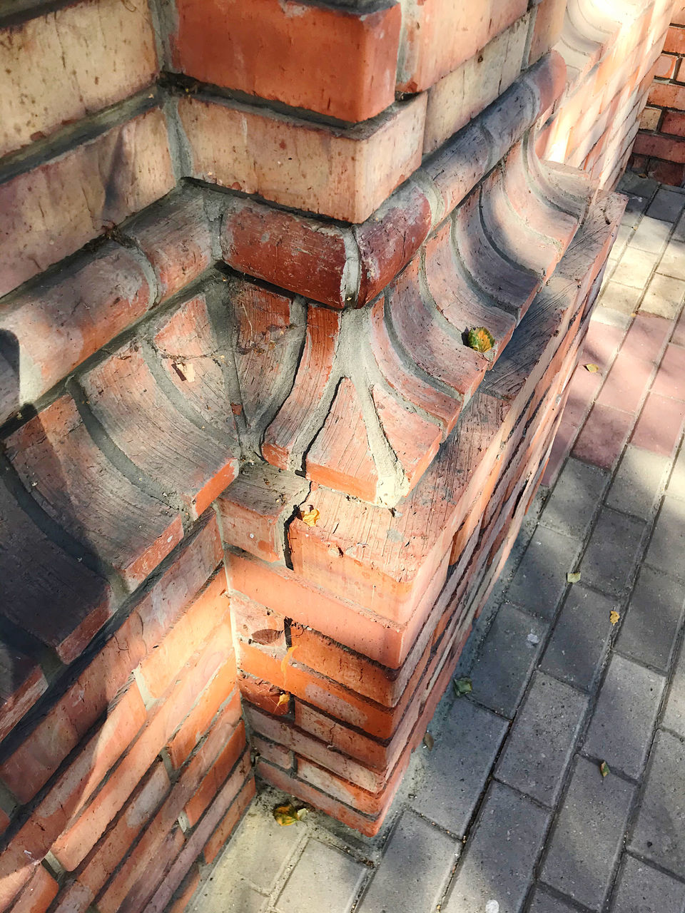 HIGH ANGLE VIEW OF STONE WALL IN OLD BUILDING