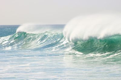 Waves splashing in sea