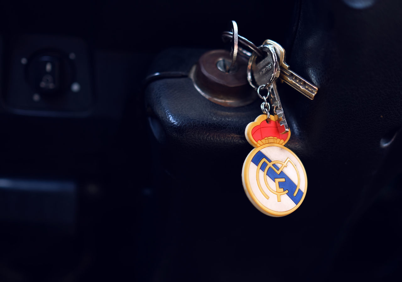 CLOSE-UP OF HEART SHAPE MADE OF HANGING