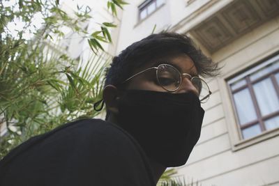 Portrait of young man wearing sunglasses