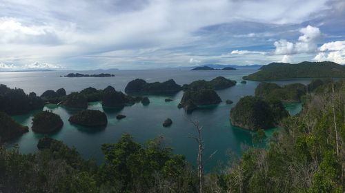 Panoramic view of sea against sky from piaynemo