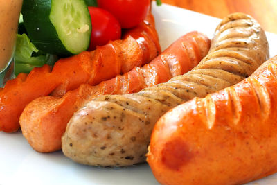 Close-up of fresh vegetables in plate